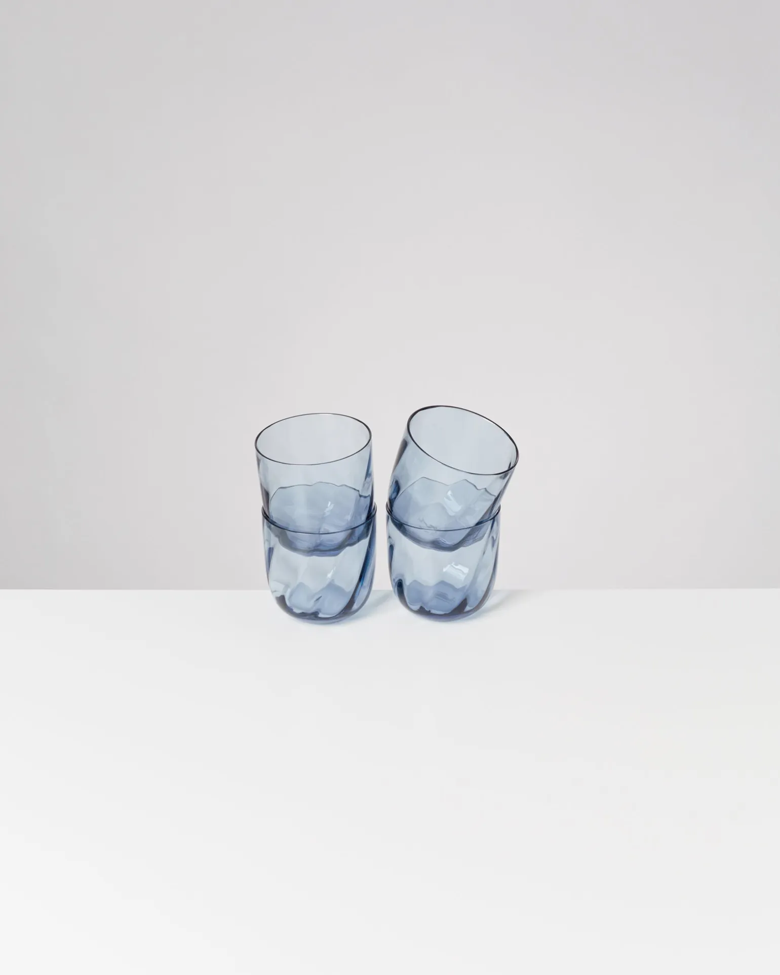 Calma - Set of 4 glass small swirl blue