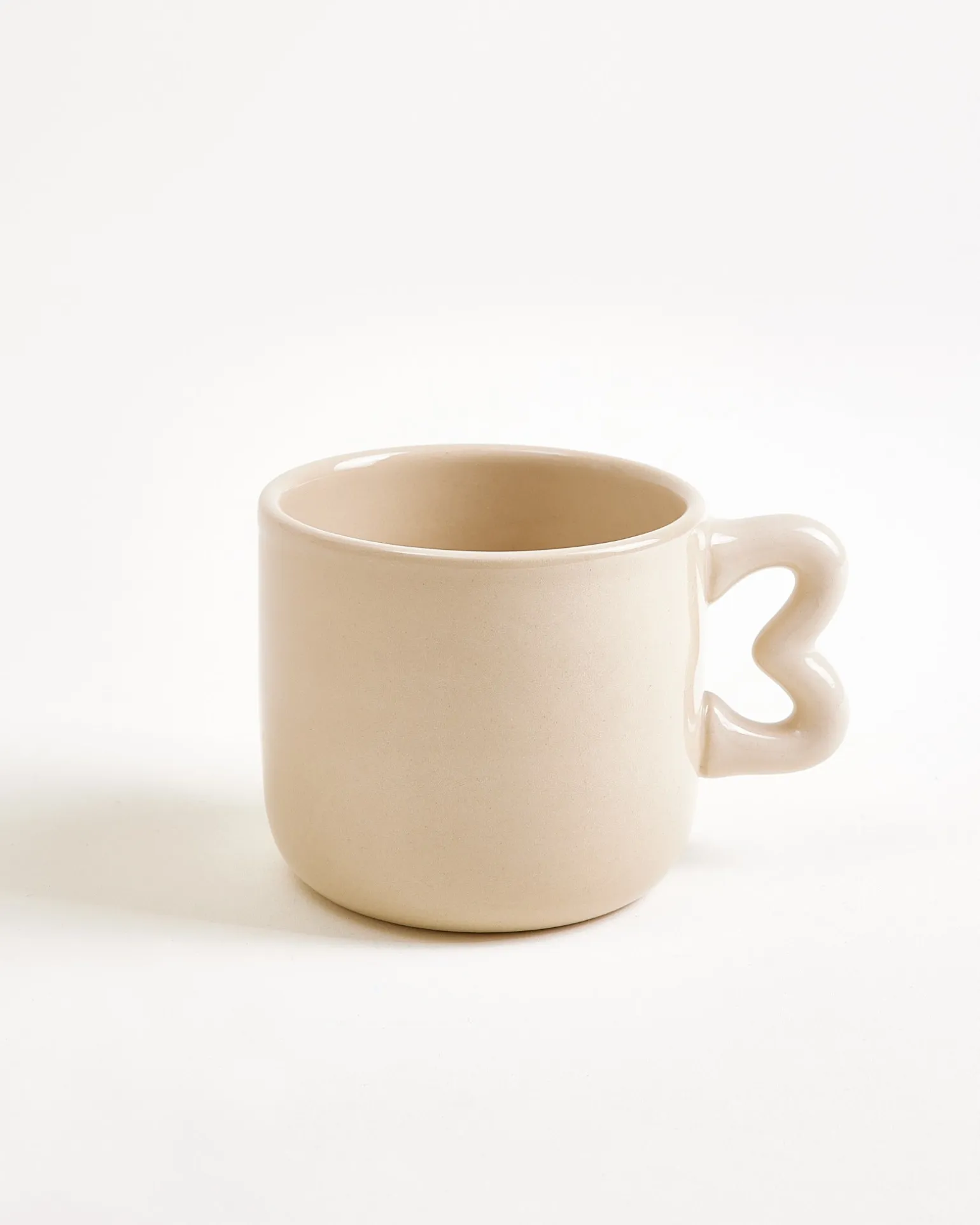 Seia mug with heart & saucer sand dark green